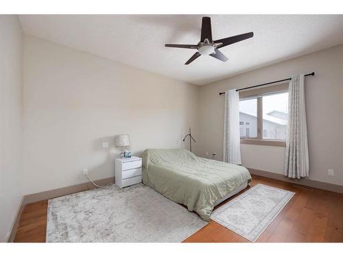 113 Red Lily Gate, Fort Mcmurray, AB - Indoor Photo Showing Bedroom