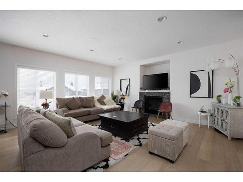 145 Shalestone Place, Fort Mcmurray, AB - Indoor Photo Showing Living Room