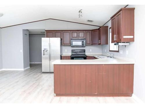 209 Greely Road, Fort Mcmurray, AB - Indoor Photo Showing Kitchen