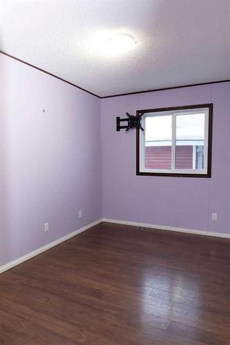 209 Greely Road, Fort Mcmurray, AB - Indoor Photo Showing Other Room