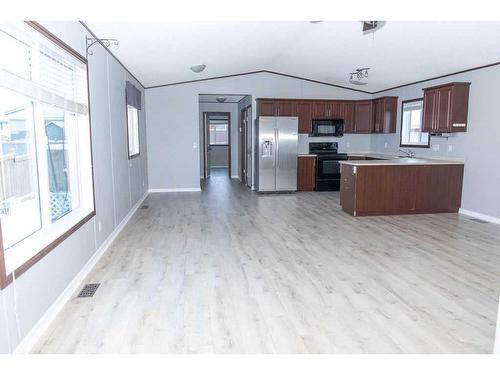 209 Greely Road, Fort Mcmurray, AB - Indoor Photo Showing Kitchen