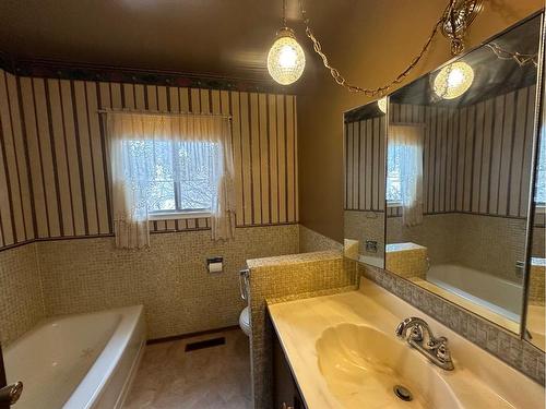 601-67061 Mission Road, Lac La Biche, AB - Indoor Photo Showing Bathroom