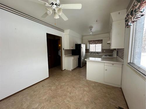 601-67061 Mission Road, Lac La Biche, AB - Indoor Photo Showing Kitchen