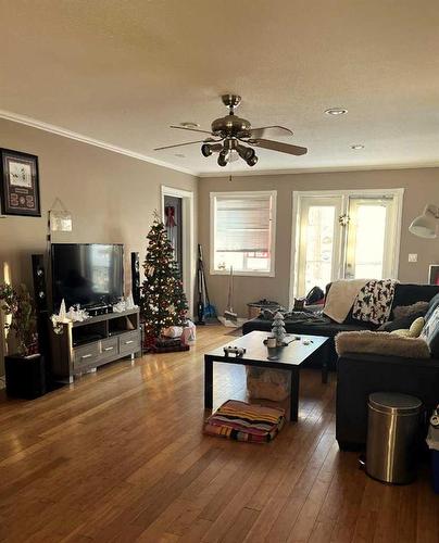 9119 100 Street, Lac La Biche, AB - Indoor Photo Showing Living Room