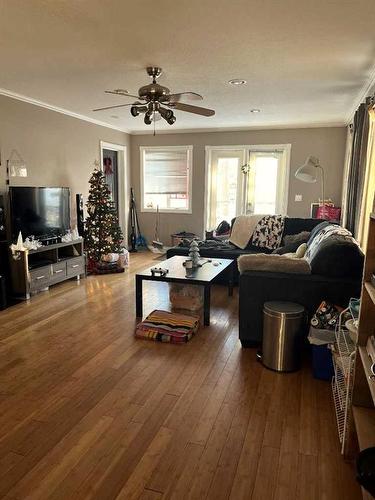 9119 100 Street, Lac La Biche, AB - Indoor Photo Showing Living Room