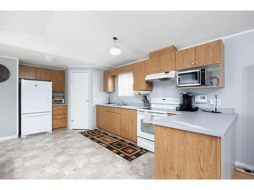 173 Greely Road, Fort Mcmurray, AB - Indoor Photo Showing Kitchen