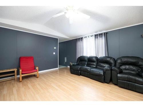 173 Greely Road, Fort Mcmurray, AB - Indoor Photo Showing Living Room