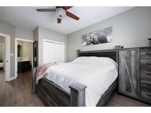 7103 Bulyea Avenue, Fort Mcmurray, AB - Indoor Photo Showing Bedroom