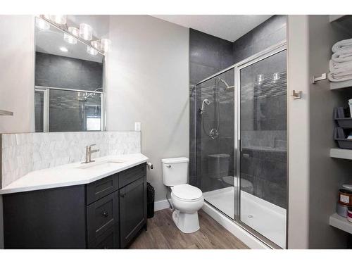 7103 Bulyea Avenue, Fort Mcmurray, AB - Indoor Photo Showing Bathroom