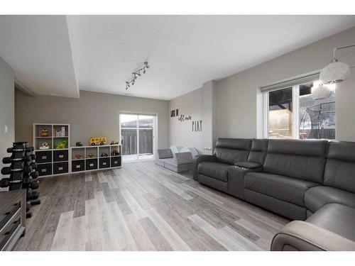 7103 Bulyea Avenue, Fort Mcmurray, AB - Indoor Photo Showing Living Room