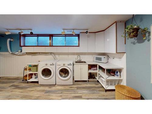 4812 51 Avenue, Vilna, AB - Indoor Photo Showing Laundry Room