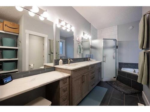 183 Prospect Drive, Fort Mcmurray, AB - Indoor Photo Showing Bathroom