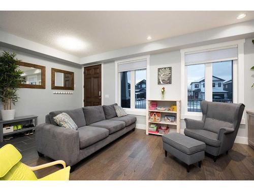 183 Prospect Drive, Fort Mcmurray, AB - Indoor Photo Showing Living Room