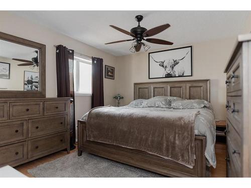 34 Birch Road, Fort Mcmurray, AB - Indoor Photo Showing Bedroom