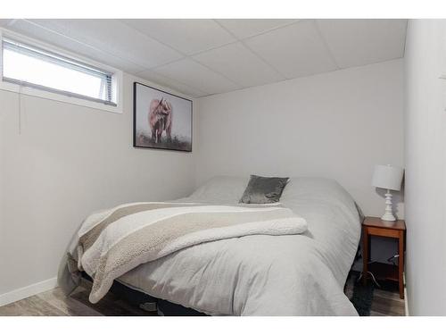 34 Birch Road, Fort Mcmurray, AB - Indoor Photo Showing Bedroom