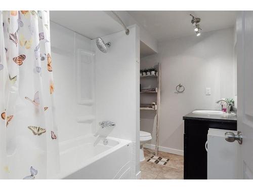 34 Birch Road, Fort Mcmurray, AB - Indoor Photo Showing Bathroom