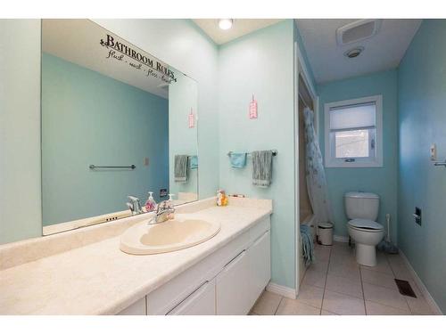 105 Silverdale Garden Sw, Fort Mcmurray, AB - Indoor Photo Showing Bathroom