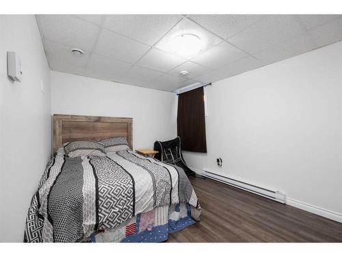 105 Silverdale Garden Sw, Fort Mcmurray, AB - Indoor Photo Showing Bedroom