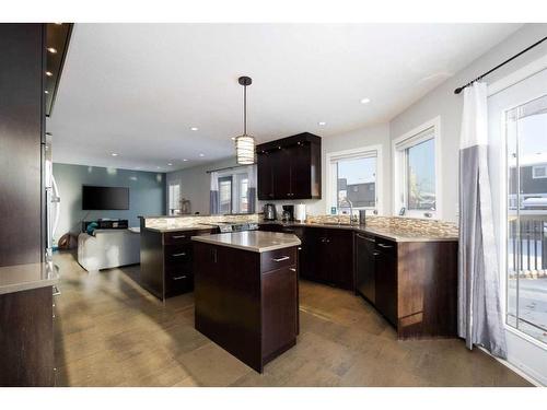 105 Silverdale Garden Sw, Fort Mcmurray, AB - Indoor Photo Showing Kitchen With Double Sink