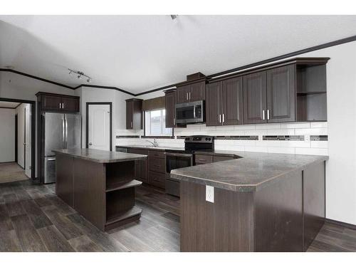 236 Harpe Way, Fort Mcmurray, AB - Indoor Photo Showing Kitchen With Upgraded Kitchen