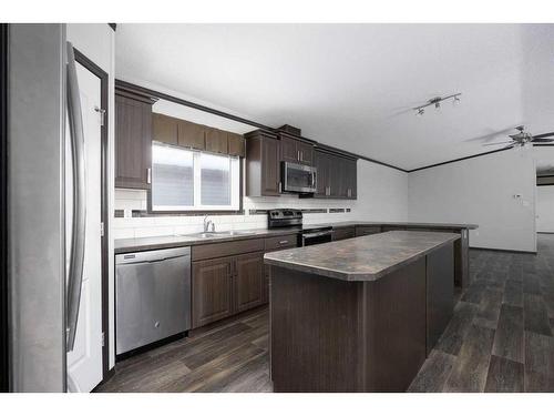 236 Harpe Way, Fort Mcmurray, AB - Indoor Photo Showing Kitchen