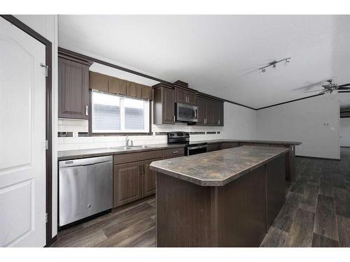 236 Harpe Way, Fort Mcmurray, AB - Indoor Photo Showing Kitchen