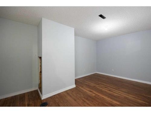 162 Sifton Avenue, Fort Mcmurray, AB - Indoor Photo Showing Other Room