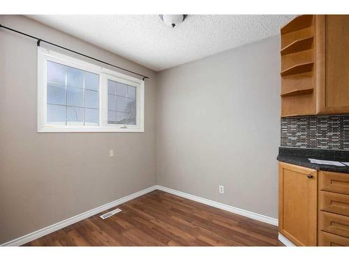 162 Sifton Avenue, Fort Mcmurray, AB - Indoor Photo Showing Other Room