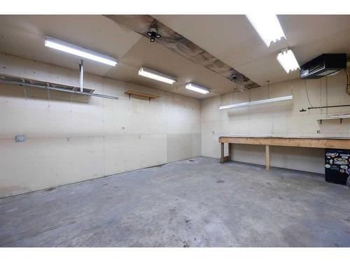 162 Sifton Avenue, Fort Mcmurray, AB - Indoor Photo Showing Garage