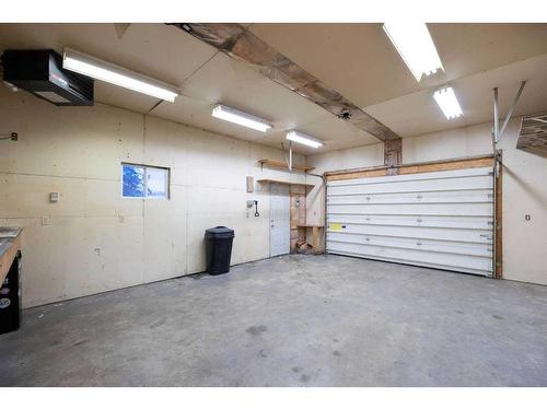 162 Sifton Avenue, Fort Mcmurray, AB - Indoor Photo Showing Garage