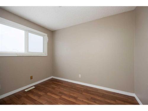 162 Sifton Avenue, Fort Mcmurray, AB - Indoor Photo Showing Other Room