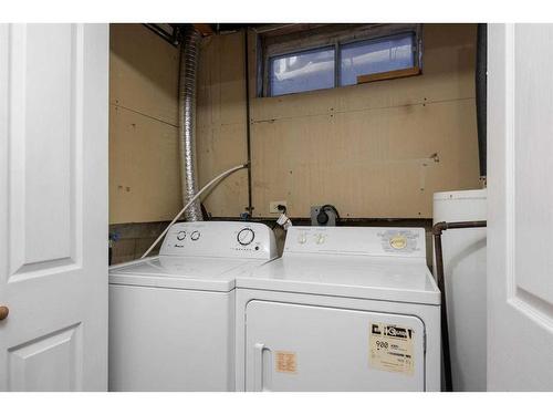 162 Sifton Avenue, Fort Mcmurray, AB - Indoor Photo Showing Laundry Room