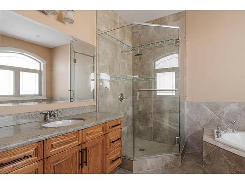 124 Woodpecker Green, Fort Mcmurray, AB - Indoor Photo Showing Bathroom