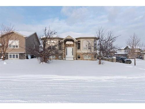 124 Woodpecker Green, Fort Mcmurray, AB - Outdoor With Facade