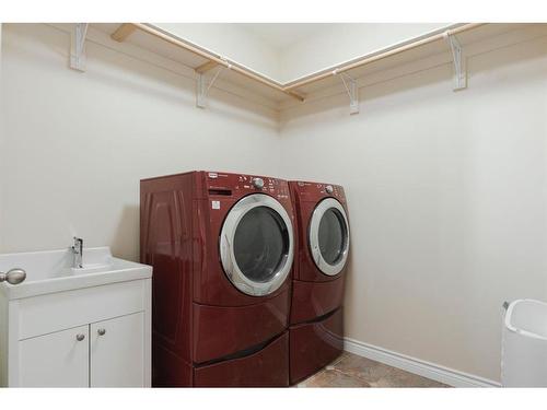 124 Woodpecker Green, Fort Mcmurray, AB - Indoor Photo Showing Laundry Room