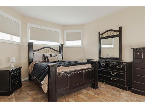 124 Woodpecker Green, Fort Mcmurray, AB - Indoor Photo Showing Bedroom