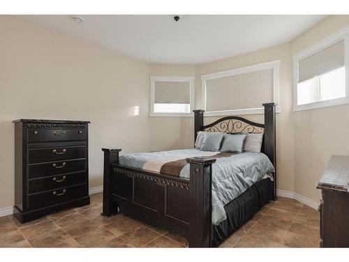 124 Woodpecker Green, Fort Mcmurray, AB - Indoor Photo Showing Bedroom