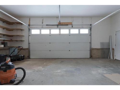 124 Woodpecker Green, Fort Mcmurray, AB - Indoor Photo Showing Garage