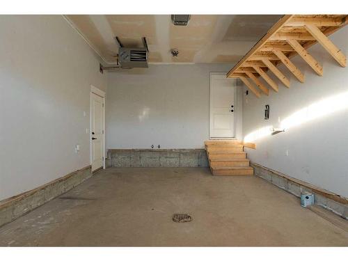 190 Athabasca Crescent, Fort Mcmurray, AB - Indoor Photo Showing Garage