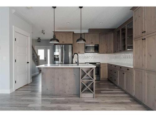 190 Athabasca Crescent, Fort Mcmurray, AB - Indoor Photo Showing Kitchen With Stainless Steel Kitchen With Upgraded Kitchen