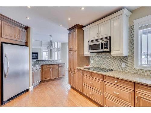 255 Wild Rose Street, Fort Mcmurray, AB - Indoor Photo Showing Kitchen