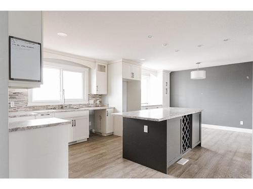 116 Beaconwood Place, Fort Mcmurray, AB - Indoor Photo Showing Kitchen With Upgraded Kitchen