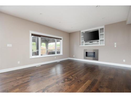 162 Prospect Drive, Fort Mcmurray, AB - Indoor Photo Showing Living Room With Fireplace