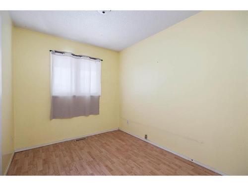 137 Parmenter Crescent, Fort Mcmurray, AB - Indoor Photo Showing Other Room