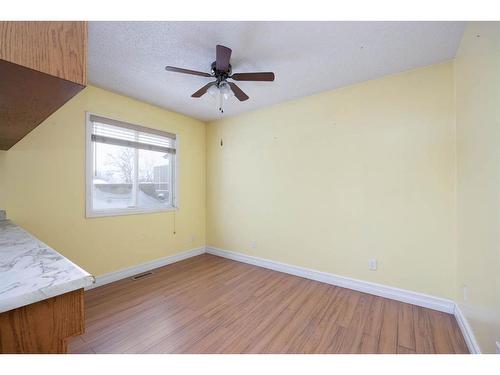 137 Parmenter Crescent, Fort Mcmurray, AB - Indoor Photo Showing Other Room