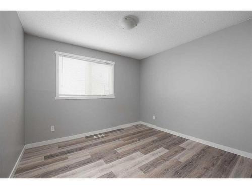 218 Kennedy Crescent, Fort Mcmurray, AB - Indoor Photo Showing Other Room