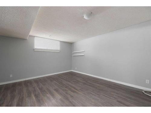 218 Kennedy Crescent, Fort Mcmurray, AB - Indoor Photo Showing Other Room