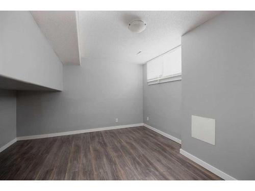 218 Kennedy Crescent, Fort Mcmurray, AB - Indoor Photo Showing Other Room