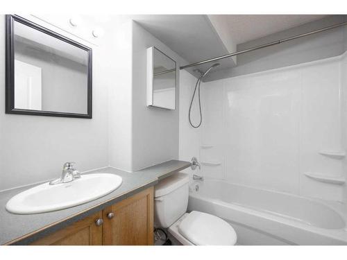 218 Kennedy Crescent, Fort Mcmurray, AB - Indoor Photo Showing Bathroom