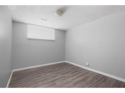 218 Kennedy Crescent, Fort Mcmurray, AB - Indoor Photo Showing Other Room